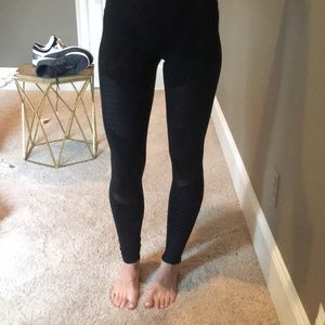 Alo Moto legging size Small